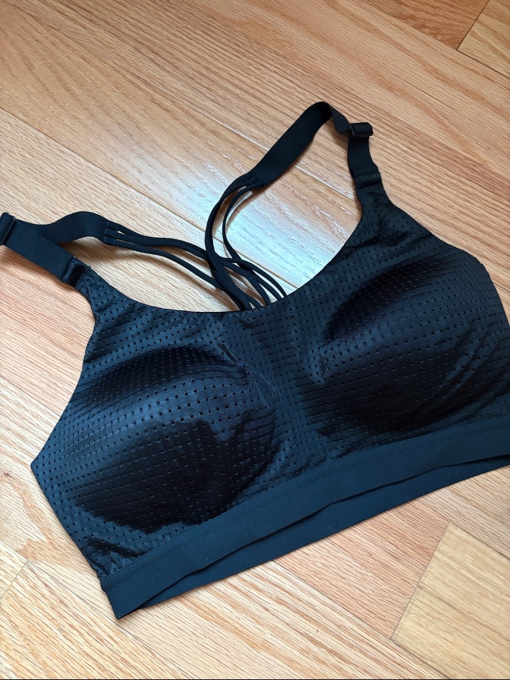 VS Black mid-impact Sports Bra - Women Intimates
